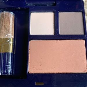Estée Lauder eyeshadow compact